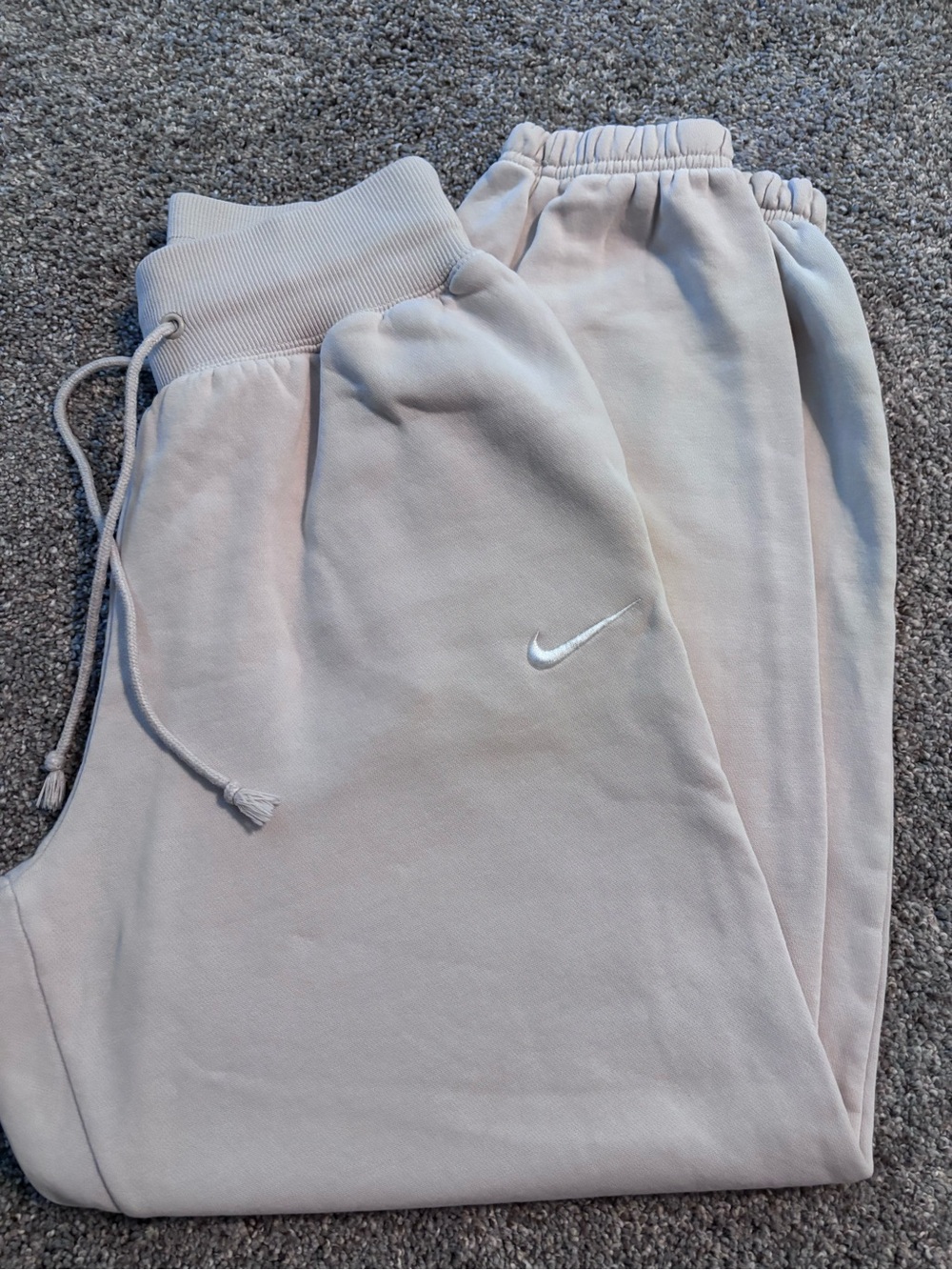 Nike womens Creamy Beige Jogger Sweatpants